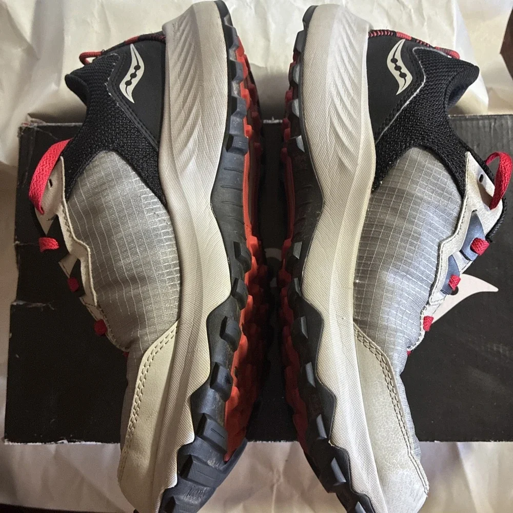 SAUCONY AURA TR Men's Trail Gray/ Red Running Wide Width Sz 9.5